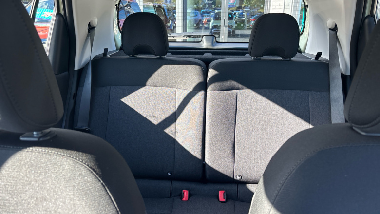 Hyundai INSTER 71kW 01 42kWh 5dr Auto Electric Hatchback